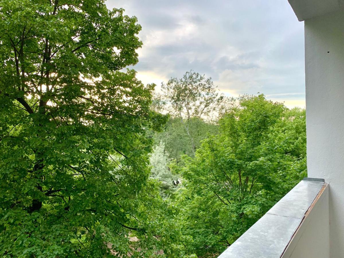 Green Life Next To Metro Station Varsovia Exterior foto